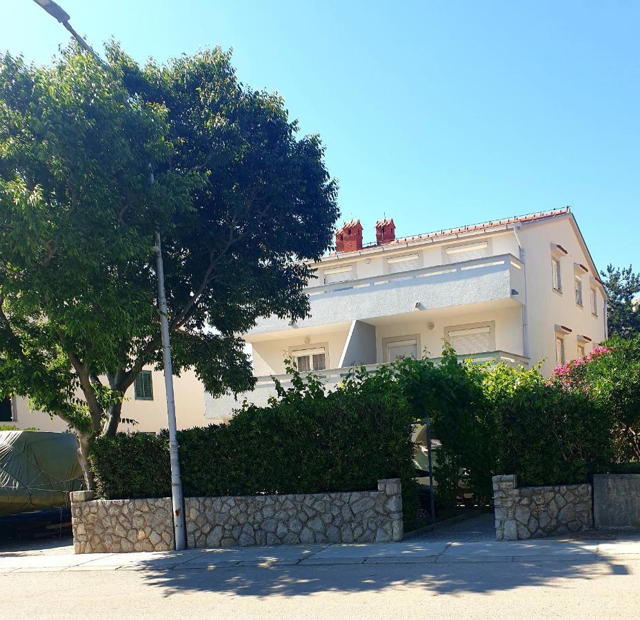 Apartments Kraljic I Башка Экстерьер фото